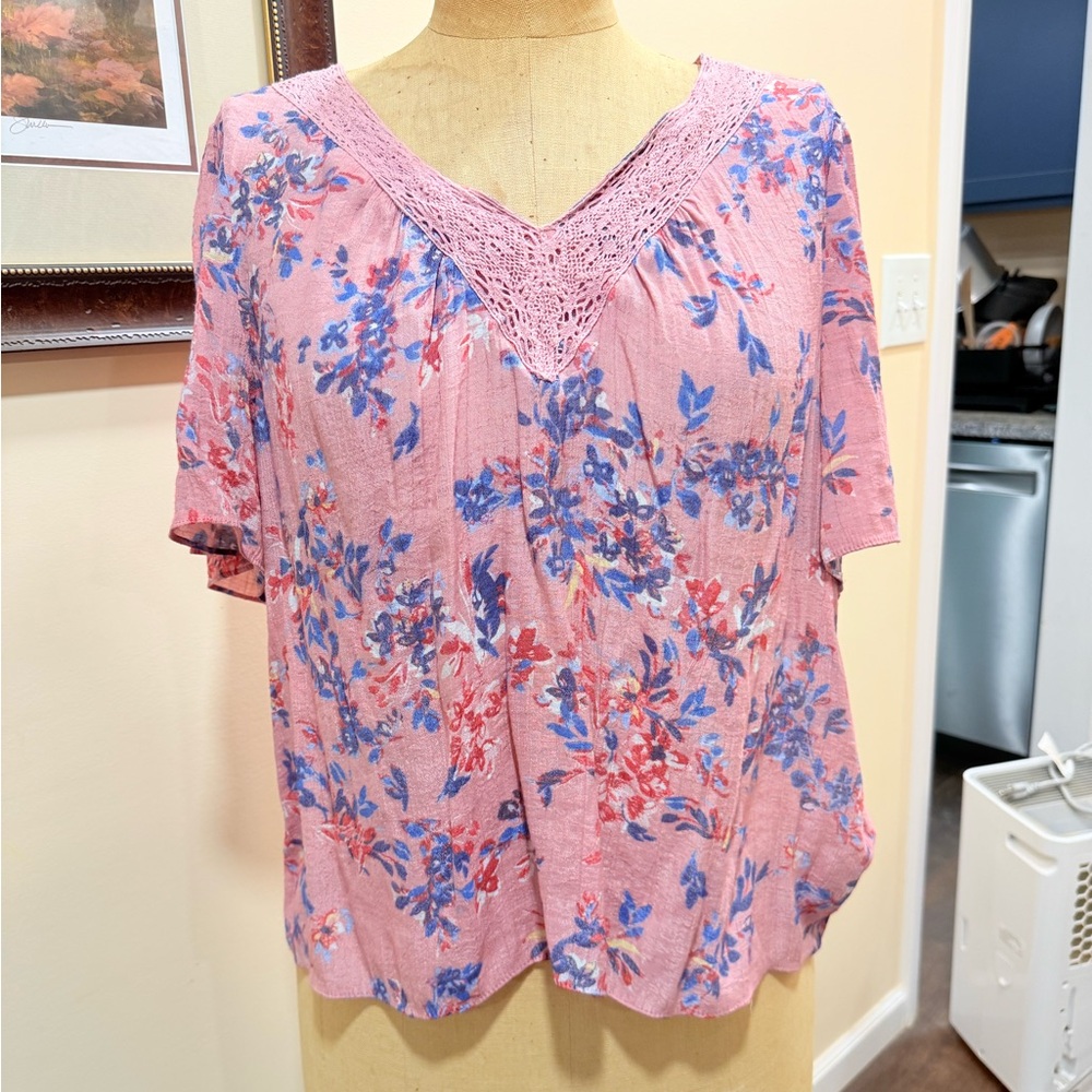 Hope & Harlow Floral Pink Blouse with Lace Detail